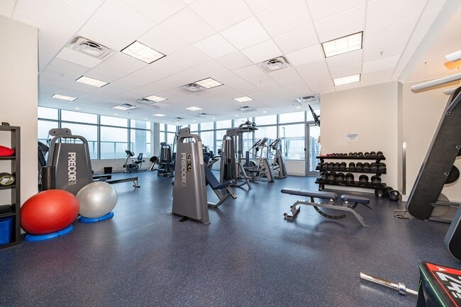 Building Photo - Beautiful 1BR/2BA Luxury High-Rise Condo in Downtown Orlando - Star Tower!