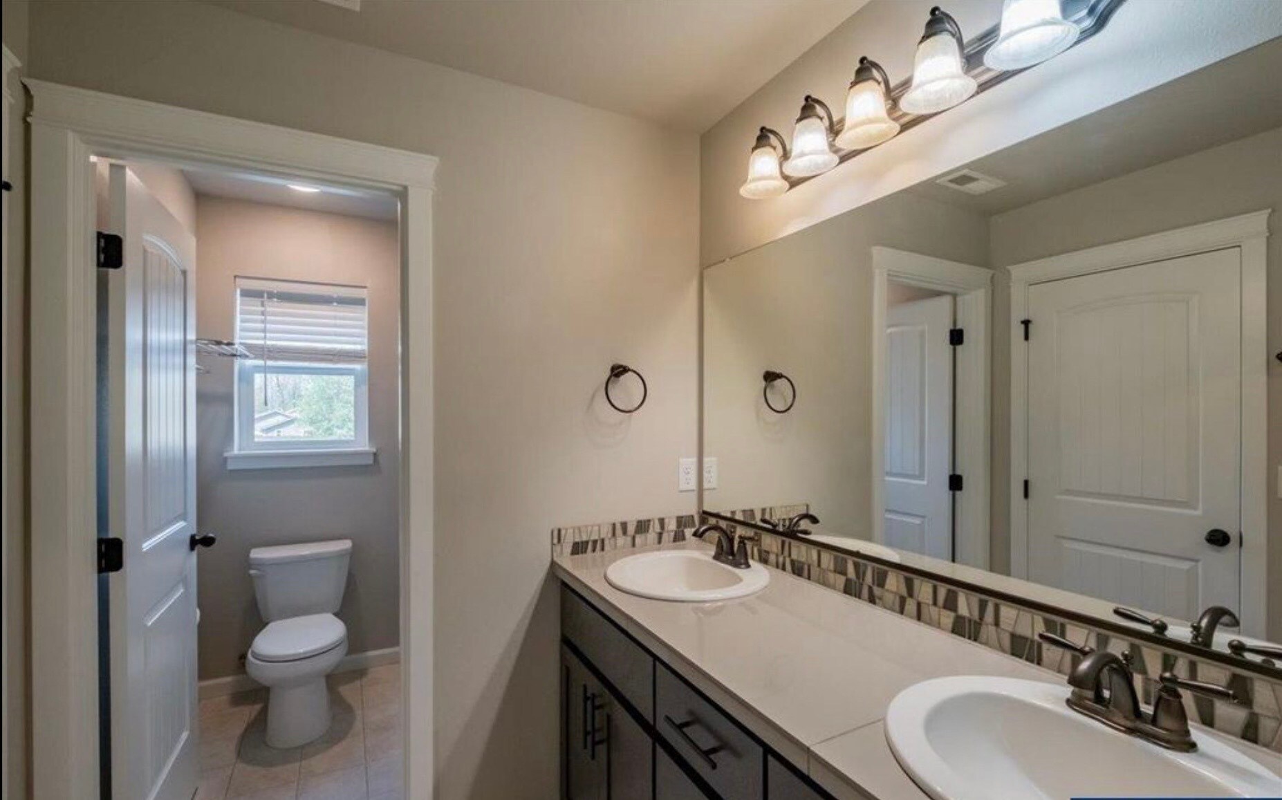 Building Photo - 4164 Sagecrest Dr NE