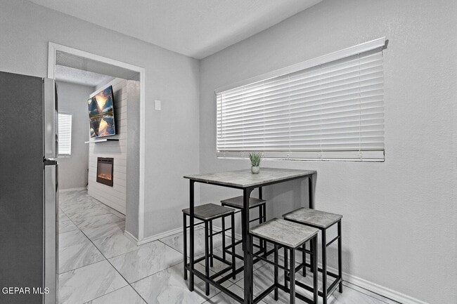 Building Photo - 4012 Tularosa Ave