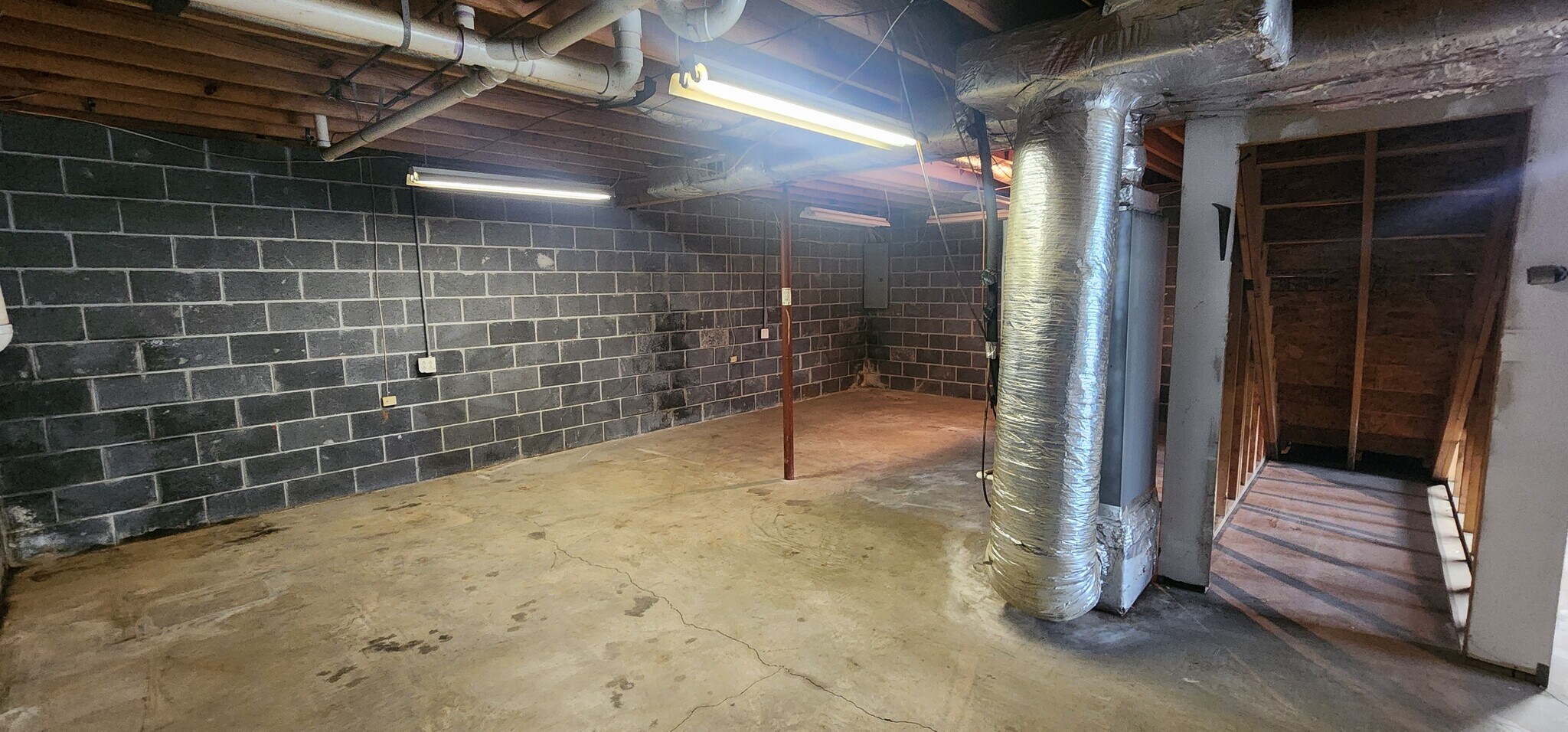 Building Photo - 1714 Bend View Ln