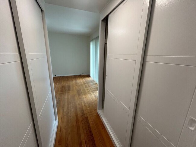 Building Photo - 279 Starlight Crest Dr