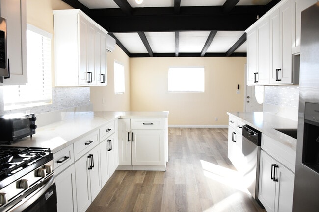 Building Photo - 61576 Aberdeen Dr