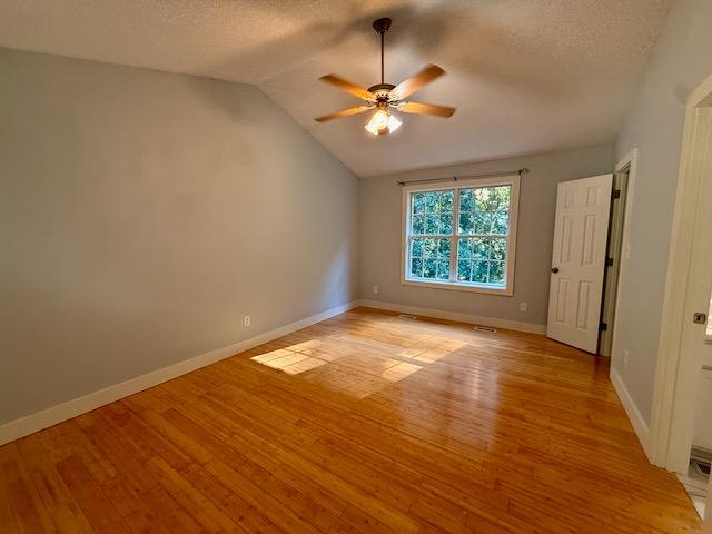 Building Photo - 1000 Meadowgreen Dr