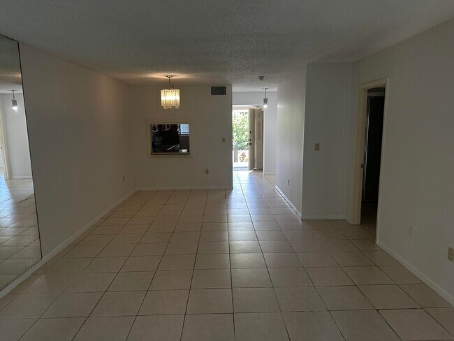 Building Photo - 3605 S Ocean Blvd