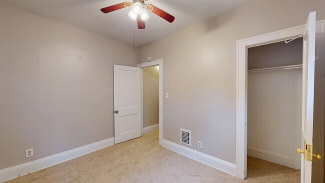 Building Photo - 11302 Parkview Ave