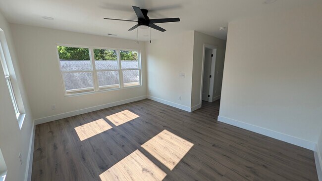 Building Photo - 2544 Selma Ave