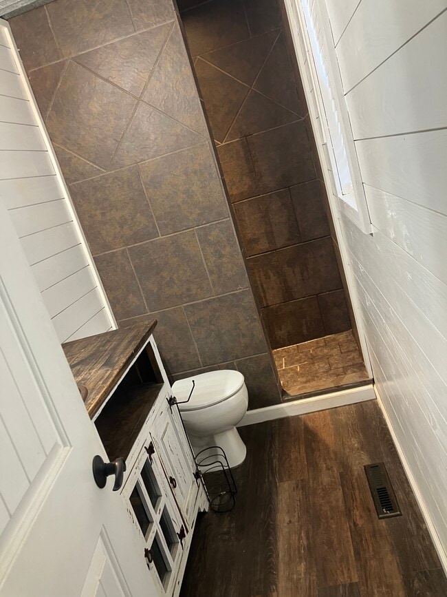 Building Photo - 4664 Primrose Ln