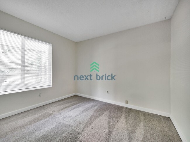 Building Photo - Spacious 4 Bed 2.5 Bath for Rent! OPEN HOU...