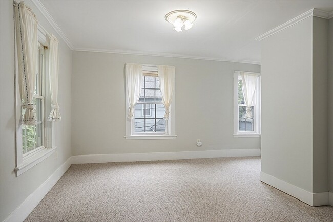 Building Photo - 21 Bedford Ct