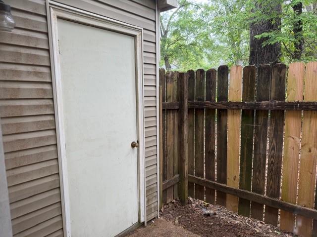 Building Photo - 6701 Dickens Ferry Rd