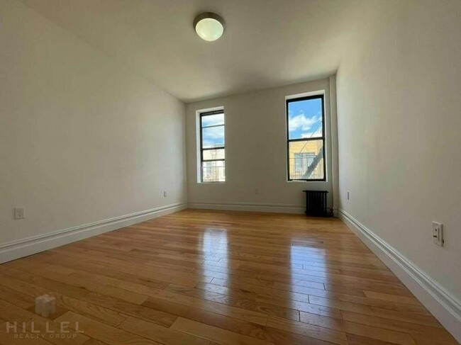 Building Photo - 1 bedroom in ASTORIA NY 11106