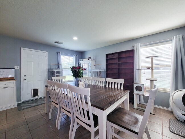 Building Photo - 18235 Valebluff Ln