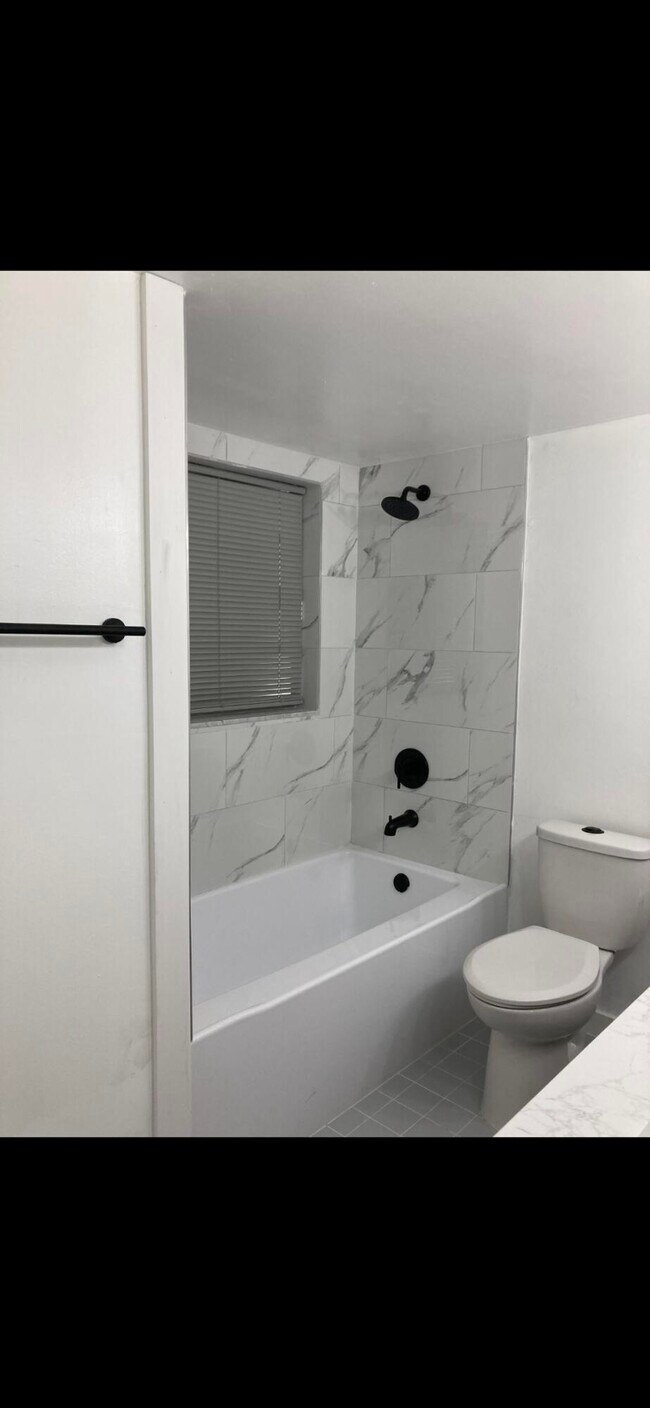 Building Photo - 1243 Kinglet Terrace