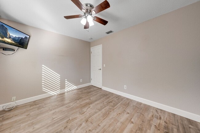 Building Photo - 3 Bedroom Folsom Home with Updated Kitchen, Pool and 3-Car Garage!