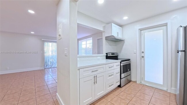 Building Photo - 1720 Funston St