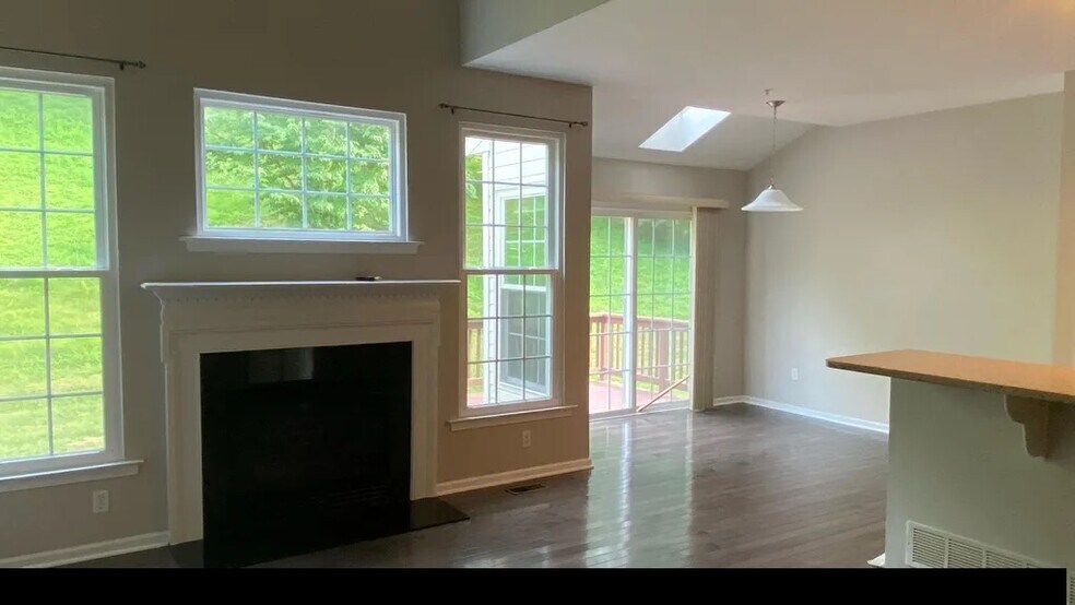 Building Photo - 186 Birchwood Dr