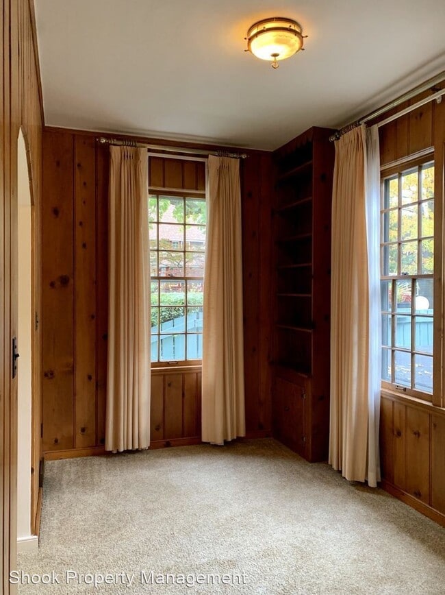 Building Photo - 2 br, 1.5 bath House - 1101 S 9th St