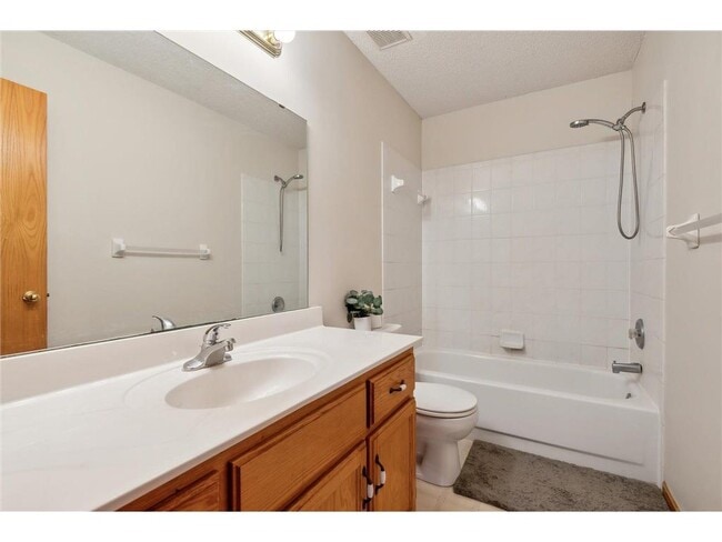 Building Photo - 2340 Edinbrook Terrace