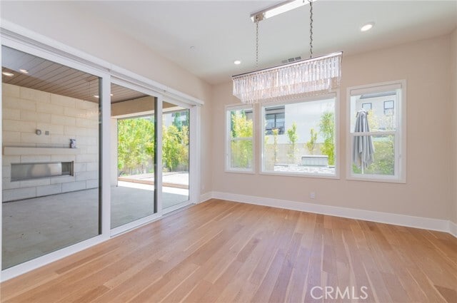 Building Photo - 60 Ray