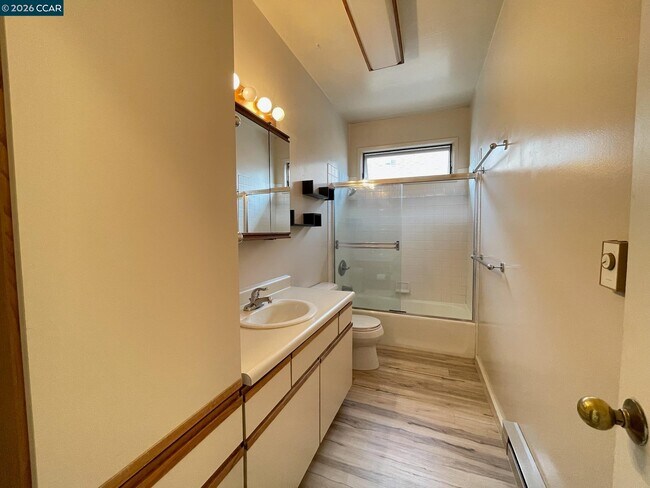 Building Photo - 216 Kentucky St