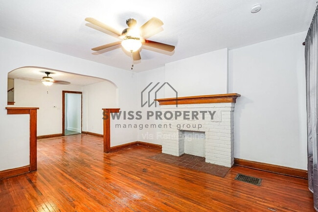 Building Photo - 1339 E Kossuth St