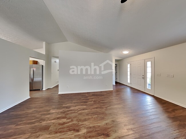 Building Photo - 536 Richwood Drive