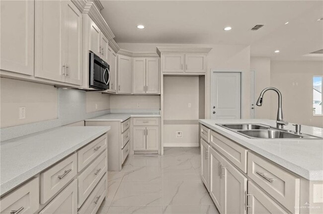 Building Photo - 5932 N Playa Del Sol St