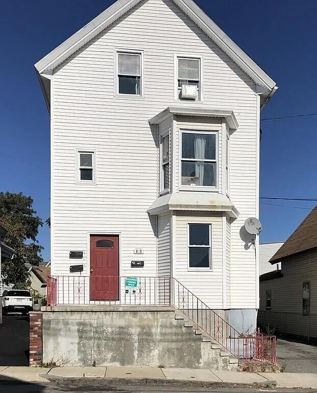 Building Photo - 32 Wamesit St