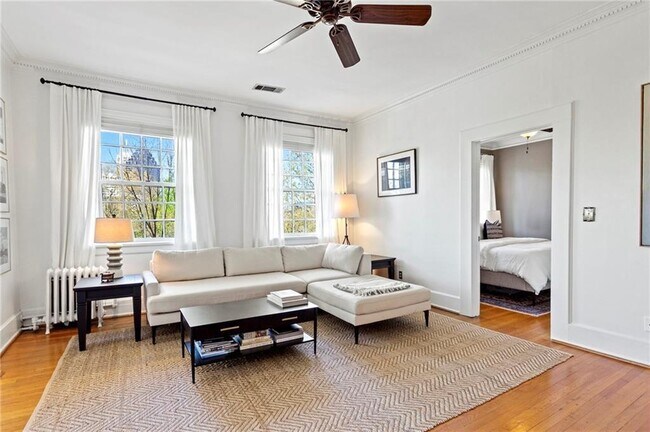 Building Photo - 1 S Prado NE