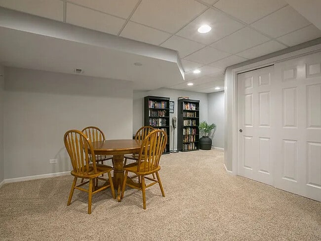 Building Photo - 1022 Ravendale Ct