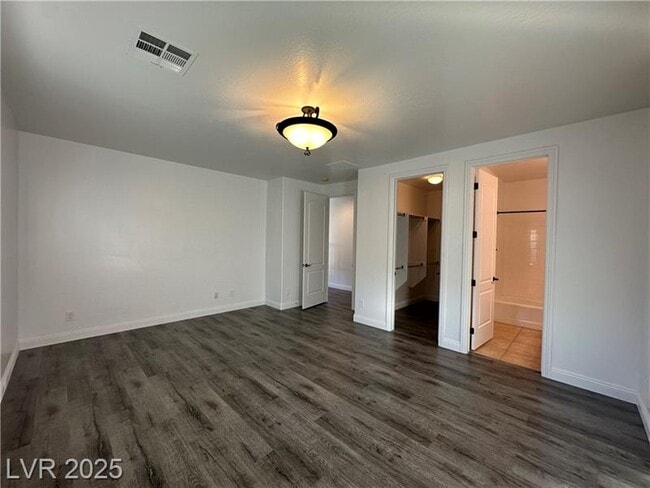 Building Photo - 2321 Martinique Ave