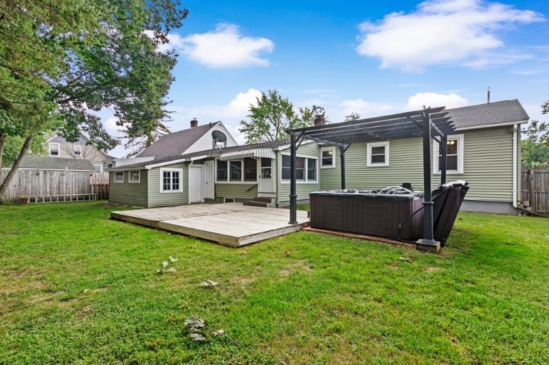 Building Photo - 10 Davignon St