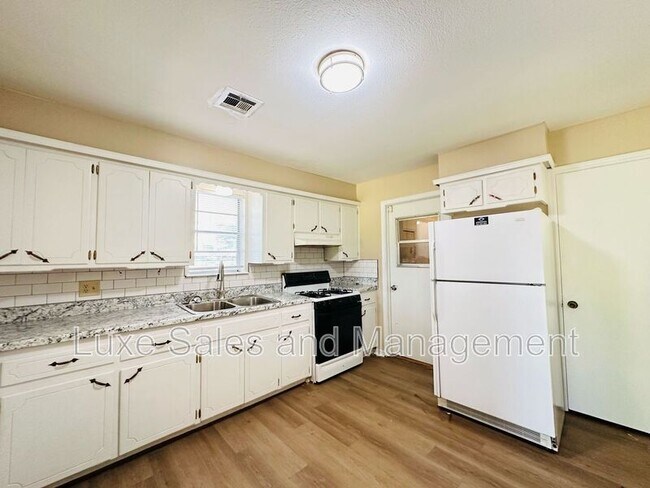 Building Photo - 4313 Epperly Dr