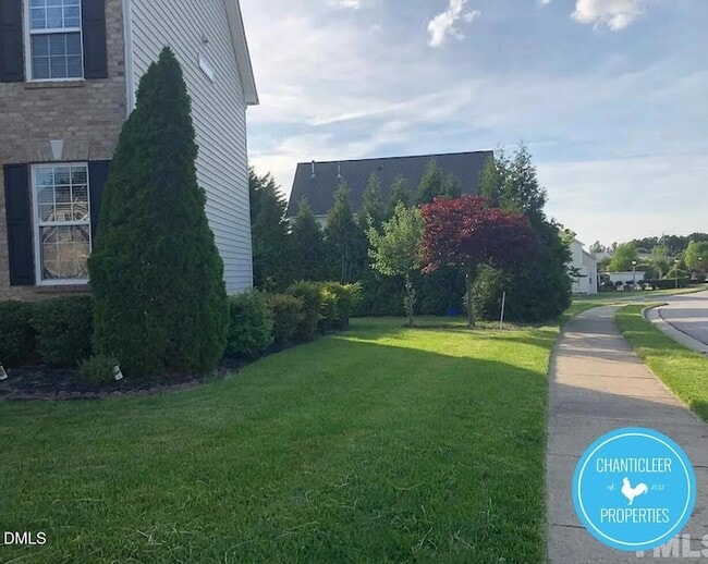 Building Photo - 200 Elmhaven Way