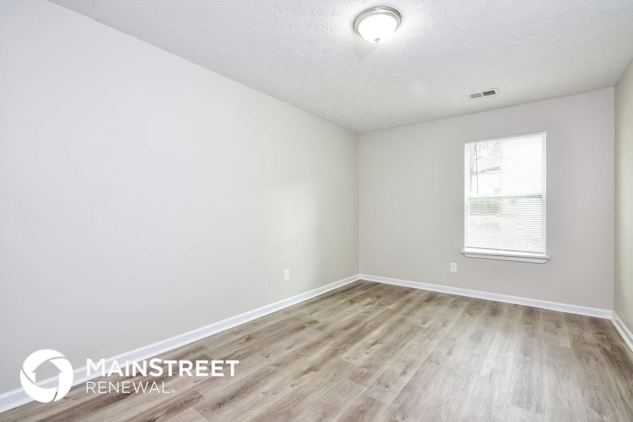 Building Photo - 637 Woodcrest Manor Dr