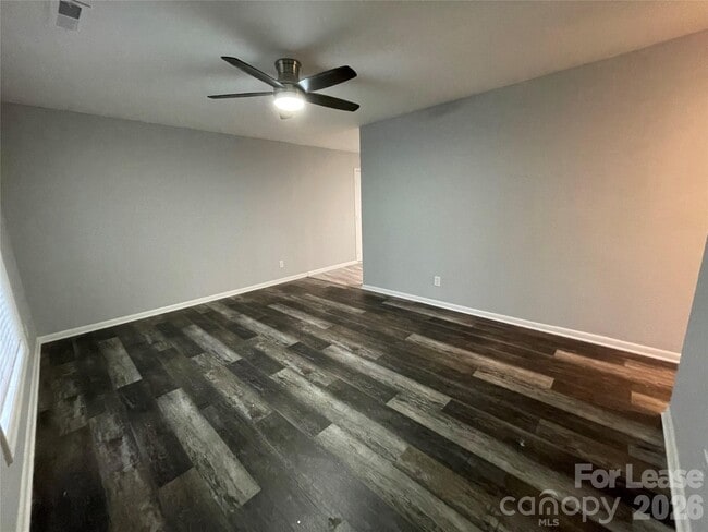 Building Photo - 2815 Ravencroft Dr