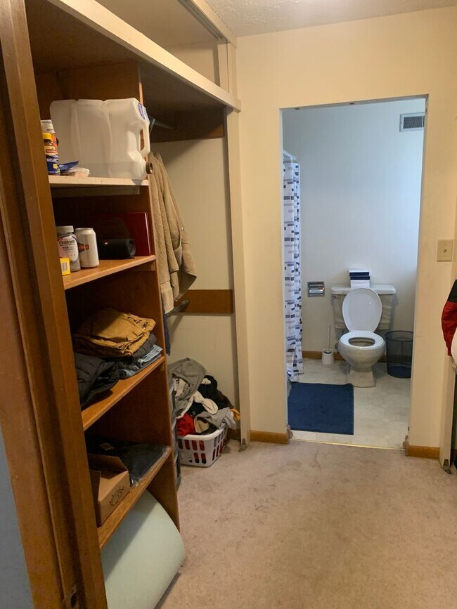 Building Photo - *** AVAILABLE AUGUST 2027 *** 3 Bedroom - 2 Bath Home (Great for a large group!)