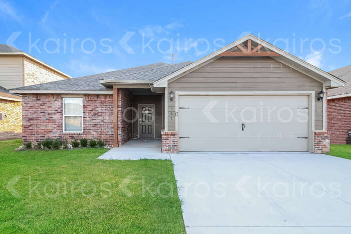 Primary Photo - 301 St James Pl