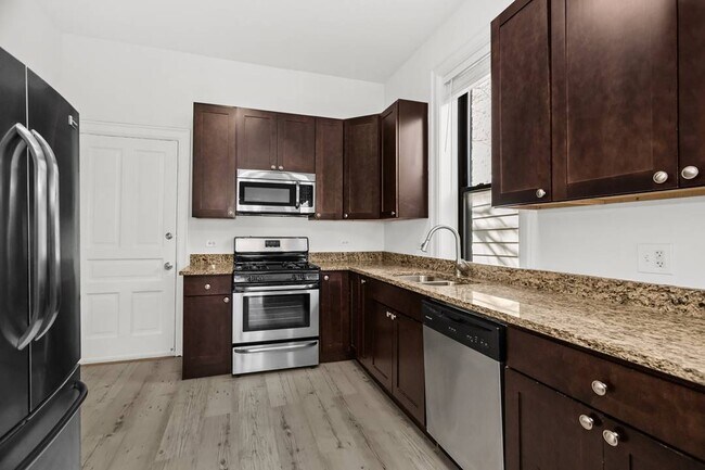 Building Photo - 1919 W Chicago Ave