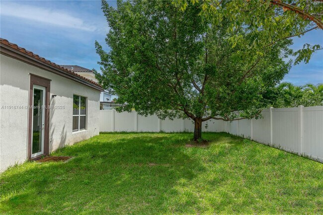 Building Photo - 9036 SW 170th Pl