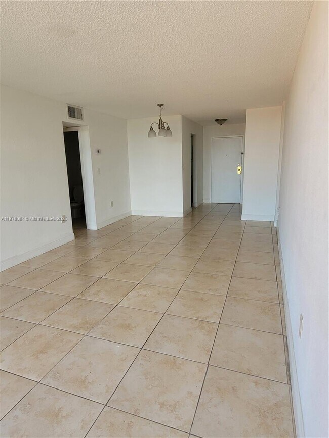 Building Photo - 1805 Sans Souci Blvd