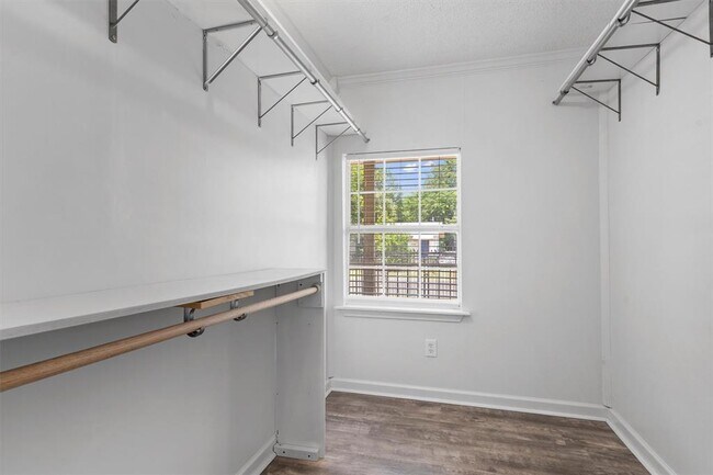 Building Photo - 1125 Christie Dr