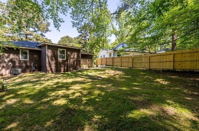 Building Photo - STUNNING RENOVATION! Modern 3BR/2BA Ranch in Sought-After Location!