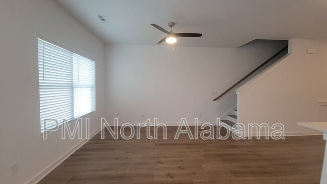 Building Photo - 7582 Discovery Pt Dr NW