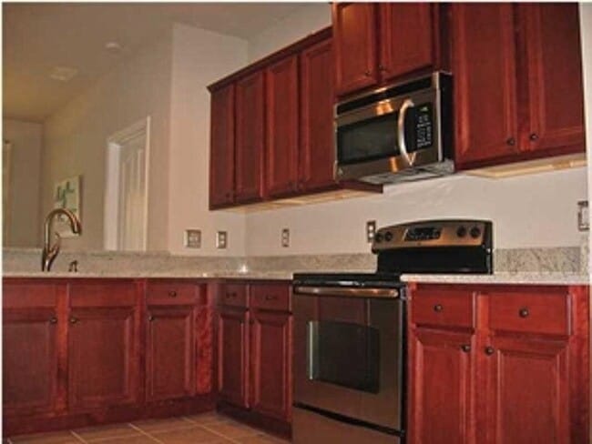 Building Photo - 554 Camellia Ct