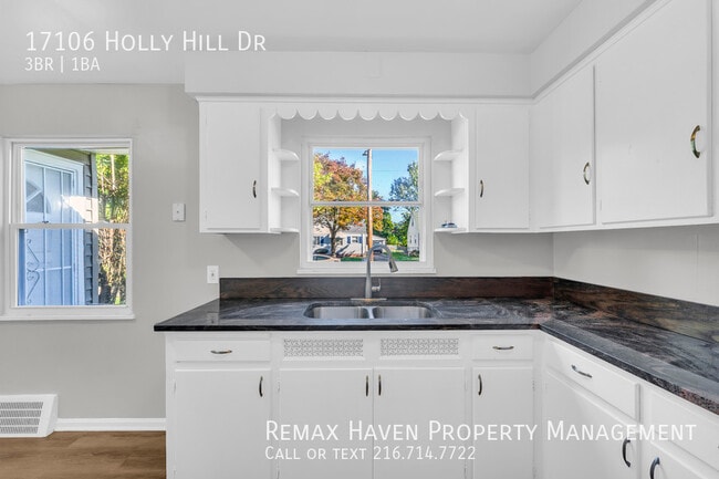 Building Photo - 17106 Holly Hill Dr