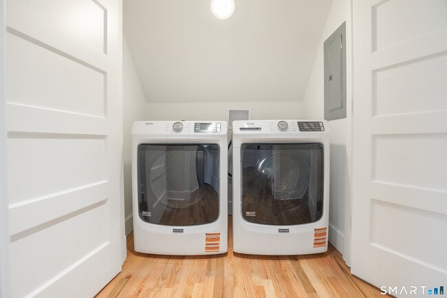 Building Photo - 56 Pendleton St