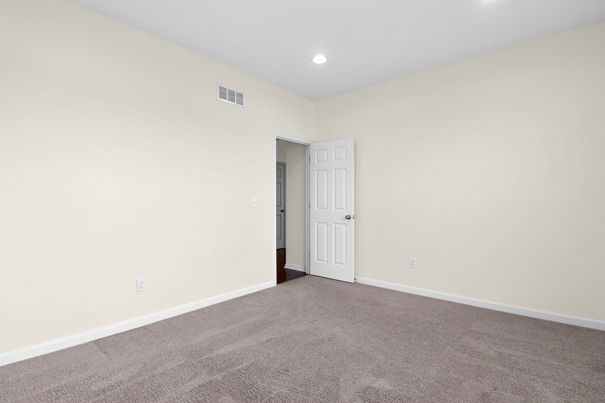 Building Photo - 6743 Palmetto Dr