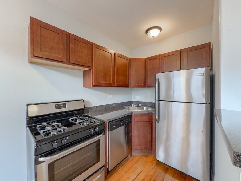 Building Photo - 516 W Melrose St