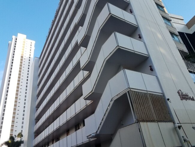 Building Photo - Near Waikiki Beach. Window AC. Near Public Transportation